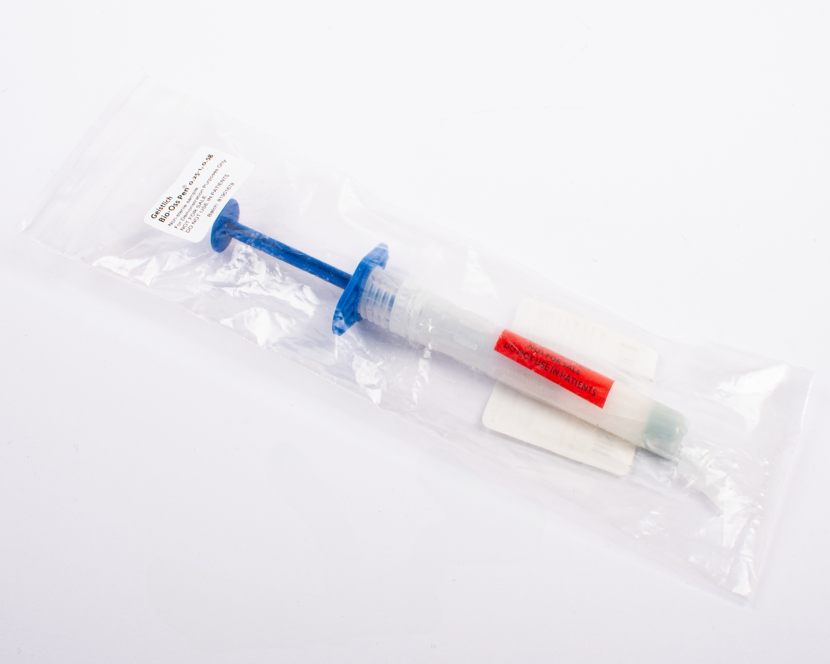 Injerto De Hueso Bio-Oss Pen Graulos En Jeringa 0.25-1 Mm, 0.5 G (1 Cc)
