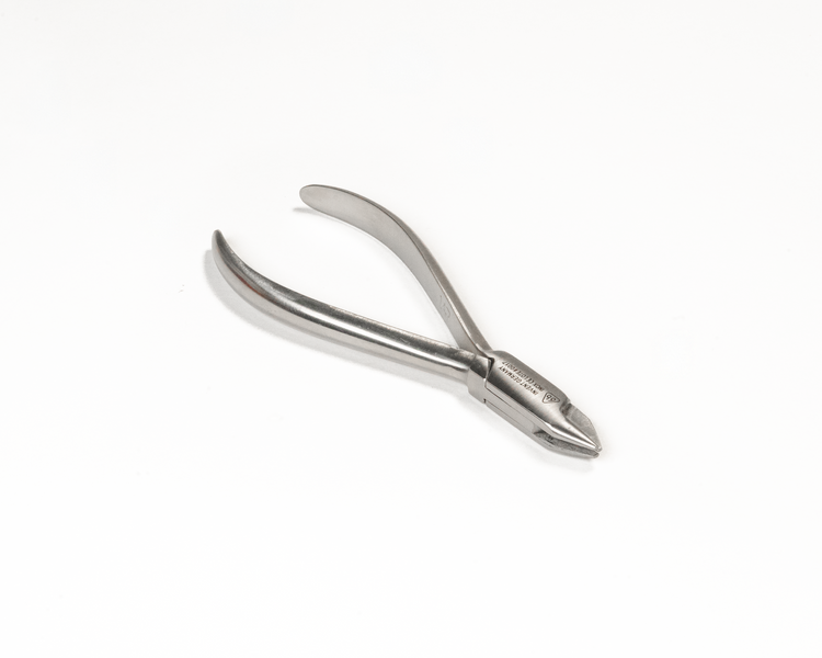 Pinza Aderer Corta Tres Picos 13cm 6B-001